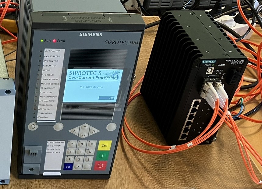 Relés de protección y comunicaciones para supervisión eléctrica