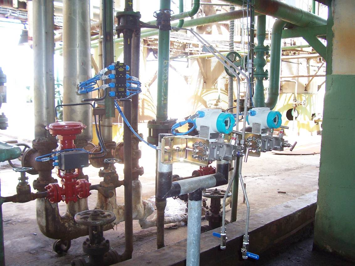 Oil refinery in the Caribbean (2005 and 2010)