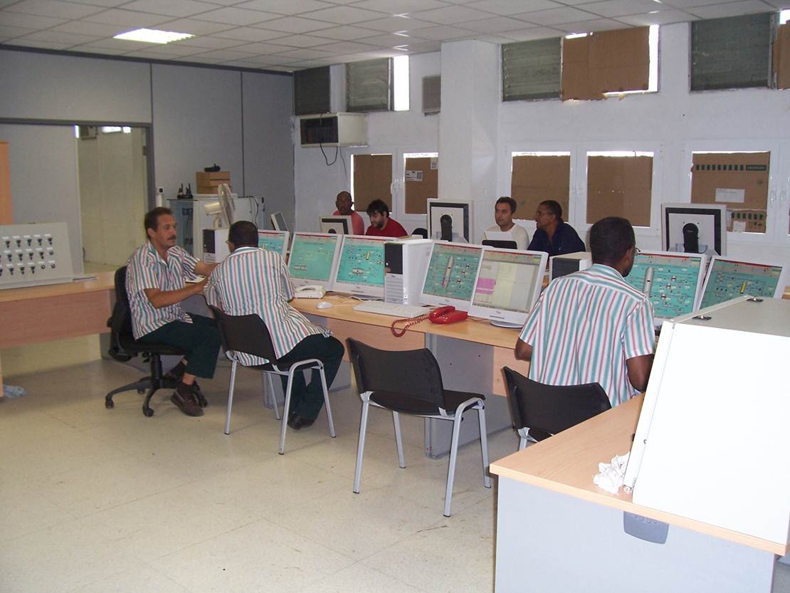 Oil refinery in the Caribbean (2005 and 2010)