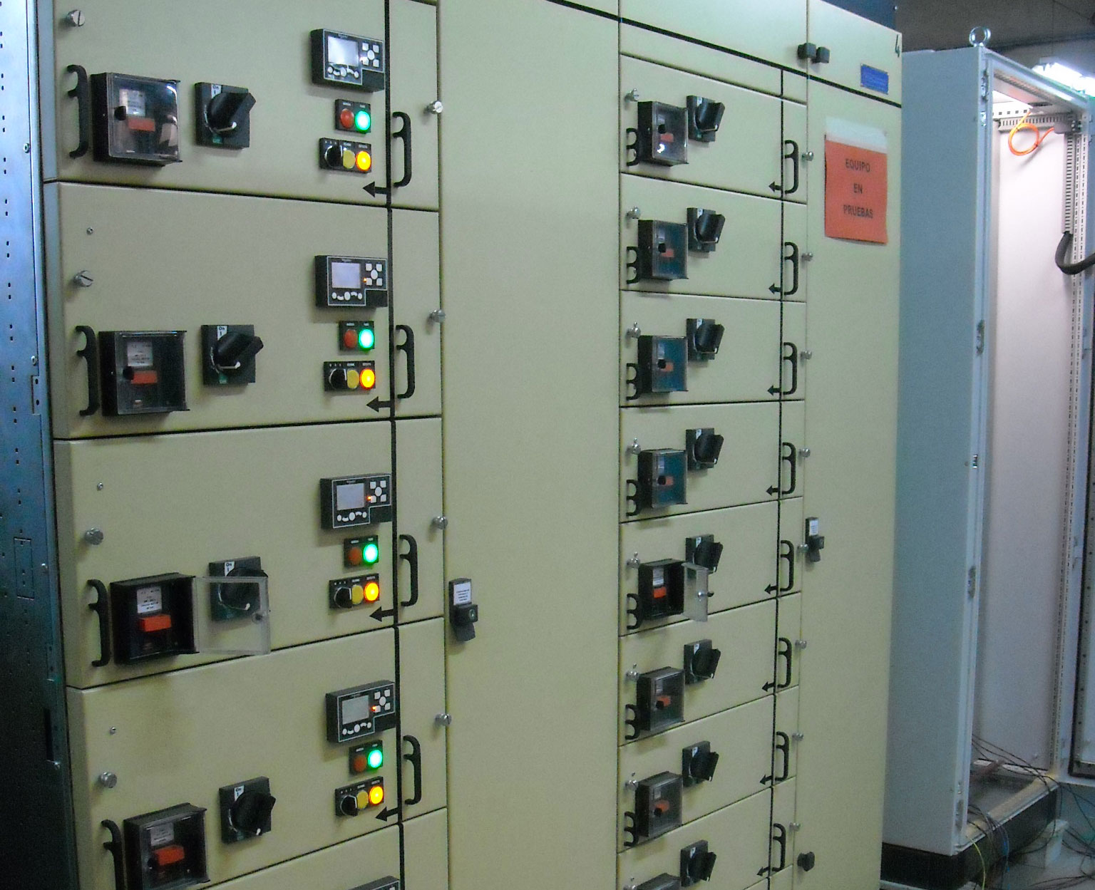 Oil refinery in the Caribbean: full automation of the fluidised catalytic cracking unit (2011)