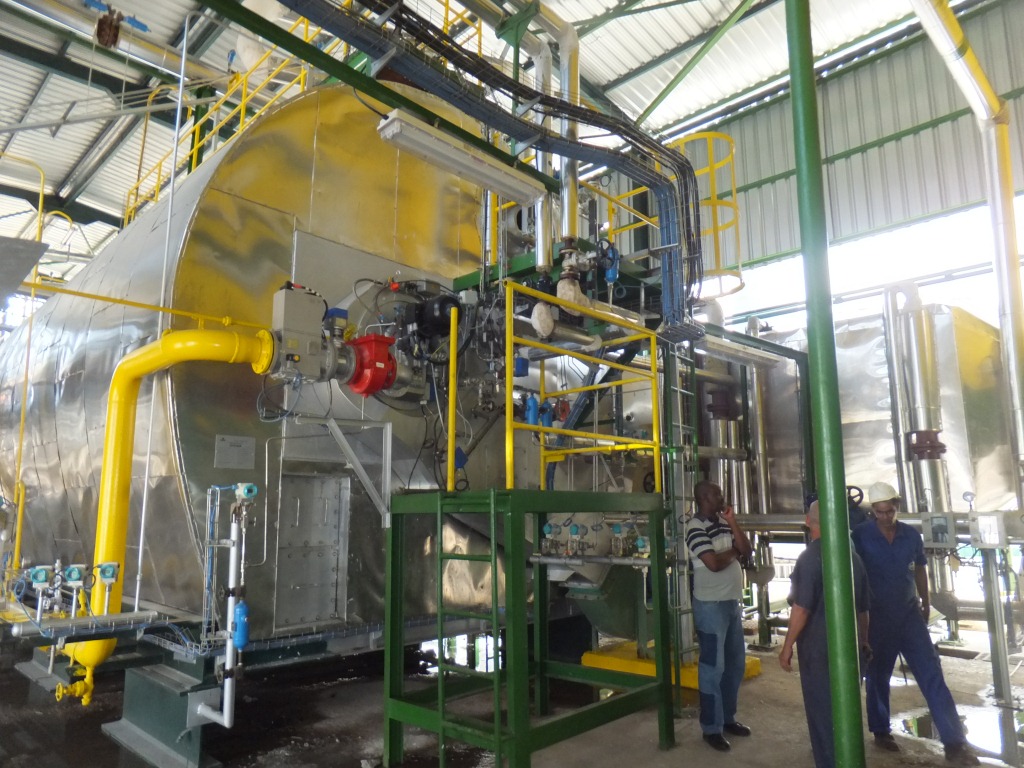 Oil refinery in the Caribbean: process steam production, two 25 t/h steam boilers (2012)
