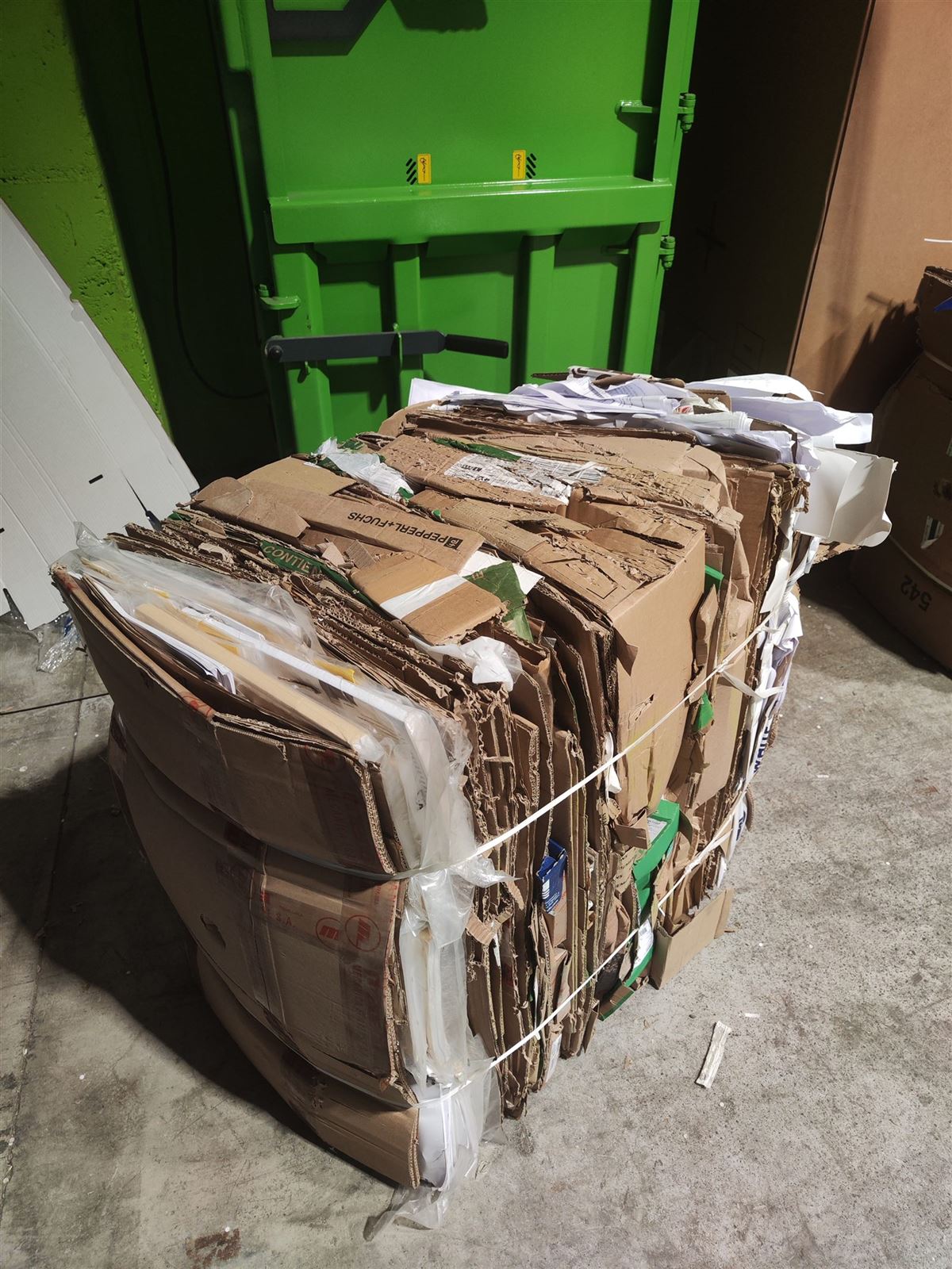 compactadora de cartón y plástico