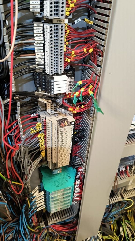 Borneros y cableado de señales