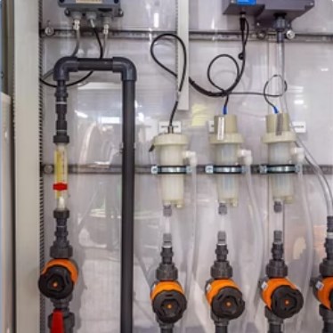 Jubail 3B (Saudi Arabia) – Water analysis cabinets and shelters for ACCIONA