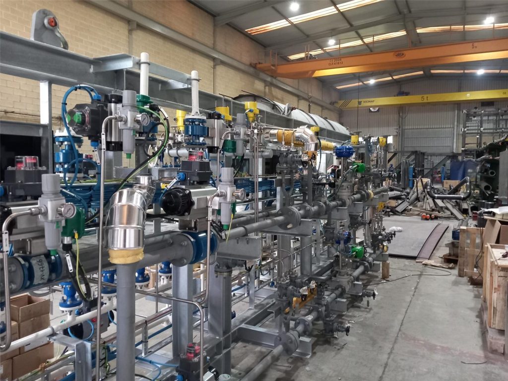Equipo de montaje de MIESA en planta